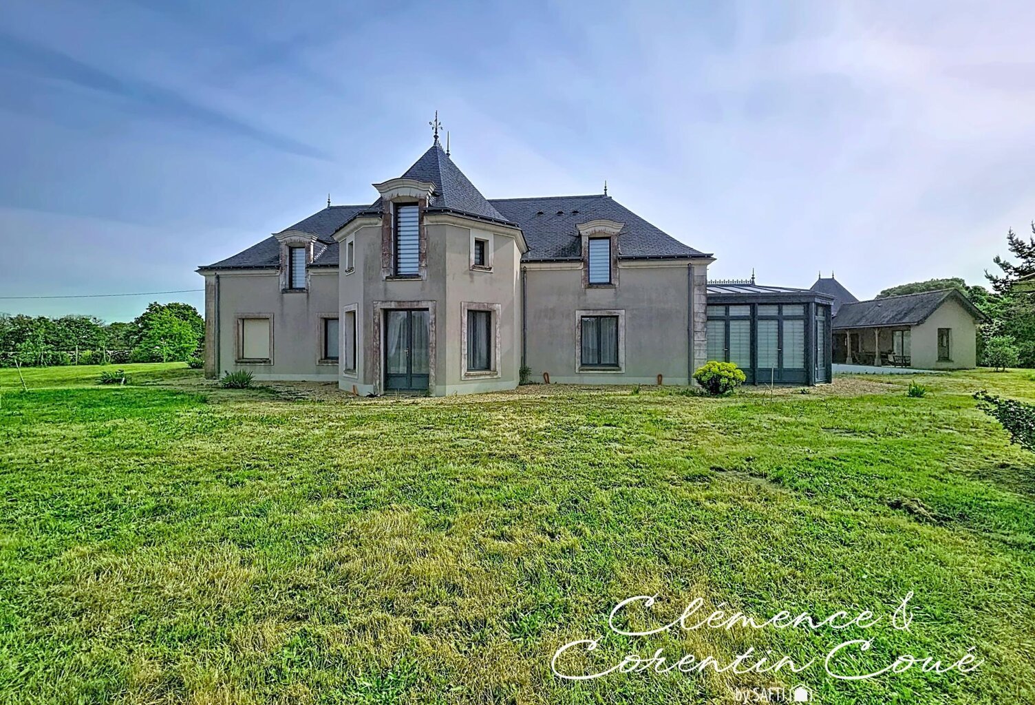 Propriété d'exception de 274 m² à Angrie. — photo 1
