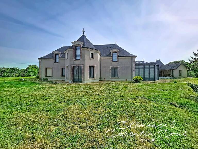 Propriété d'exception de 274 m² à Angrie. — photo 1