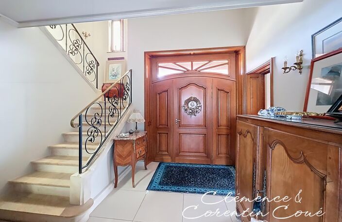 Propriété d'exception de 274 m² à Angrie. — photo 4