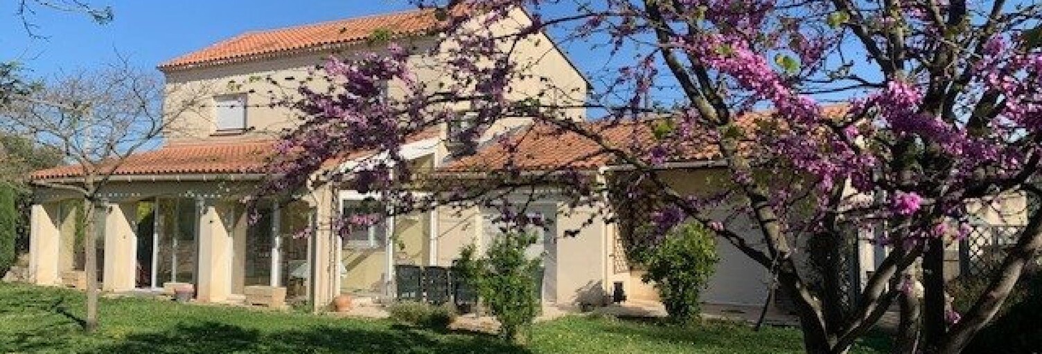 Maison 8 Pièces 277 m² à vendre à Beaucaire (30300)