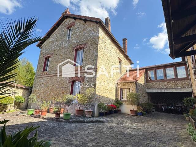 Maison de caractère en pierre meulière avec des grandes dépendances !! — photo du bien