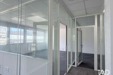 Commerce  864000 €