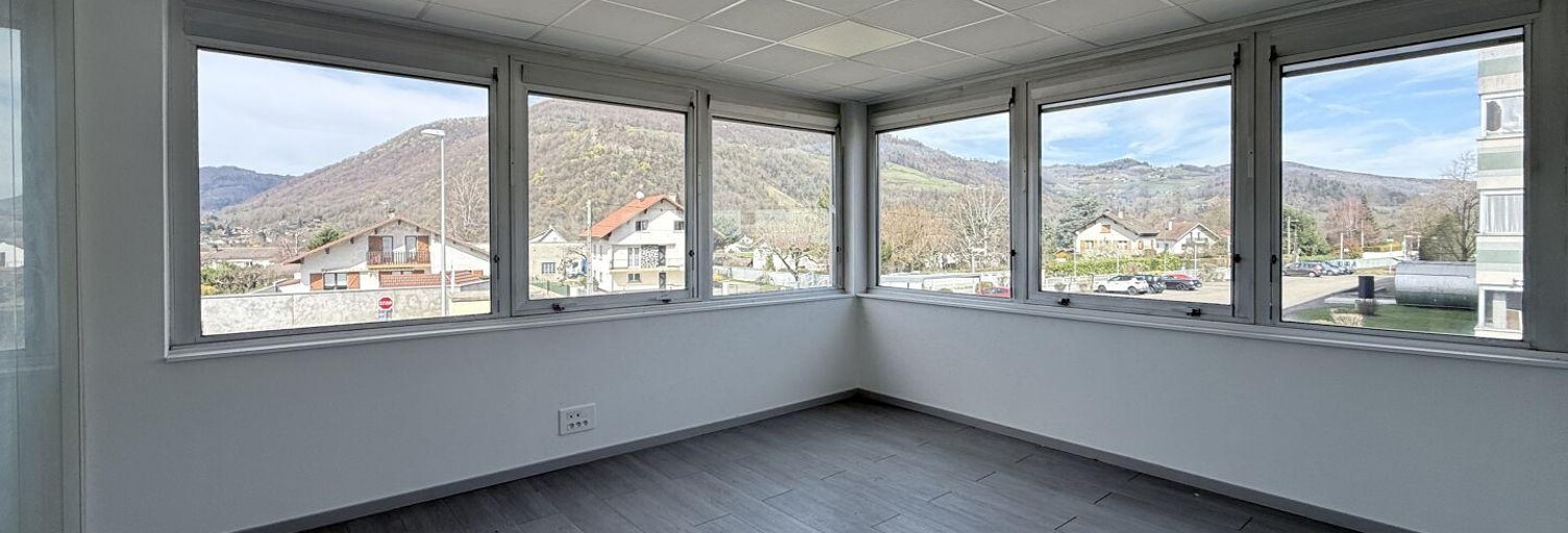 Commerce  799 m² à vendre à Saint-Étienne-de-Crossey (38960)