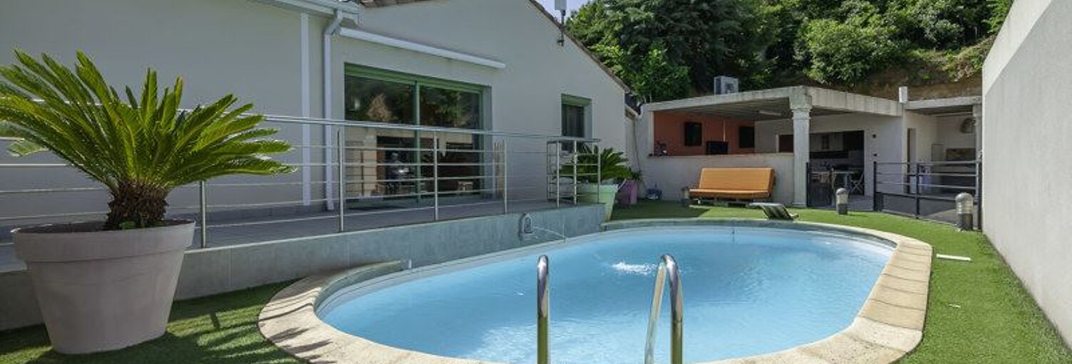 Maison 8 Pièces 211 m² à vendre à Mèze (34140)