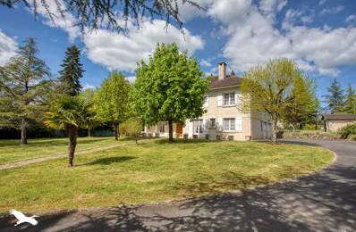 Maison en pierre de 7 pièces principales — photo du bien