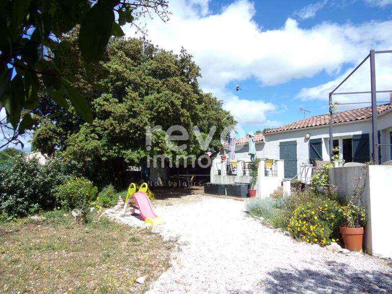 Villa — photo 1