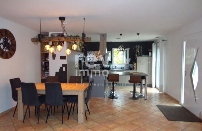 Villa — photo 5