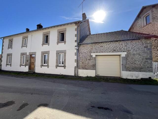 Maison de bourg de 12 pièces principales — photo du bien