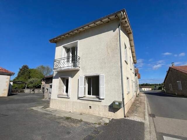 Maison de bourg de 5 pièces principales — photo du bien