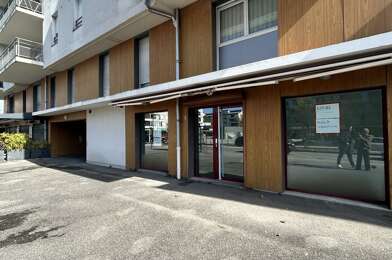 Commerce 2 pièces 217300 €