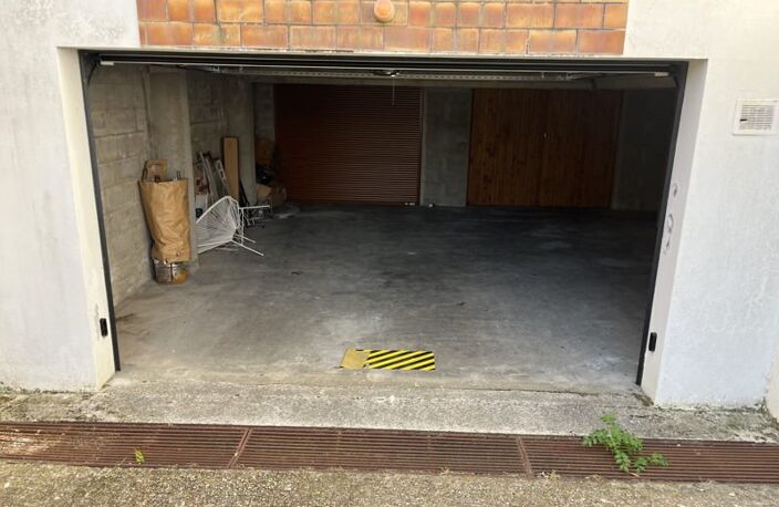 Vente garage   Royan (17200) — photo 2
