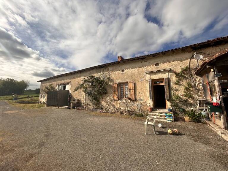 Maison en pierre de 5 pièces principales — photo 1