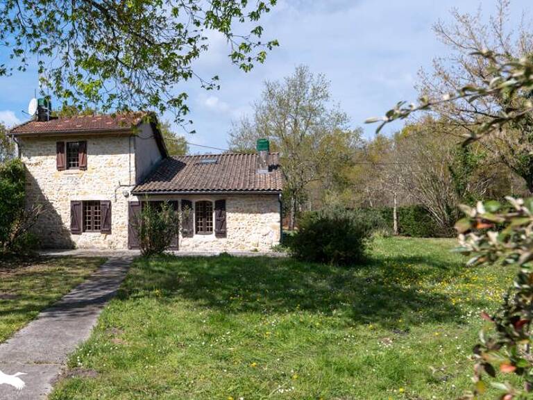 Maison en pierre de 2 pièces principales — photo 1
