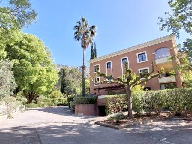APPARTEMENT T2, CAVE, PARKING, 83160 LA VALETTE BAUDOUVIN — photo du bien