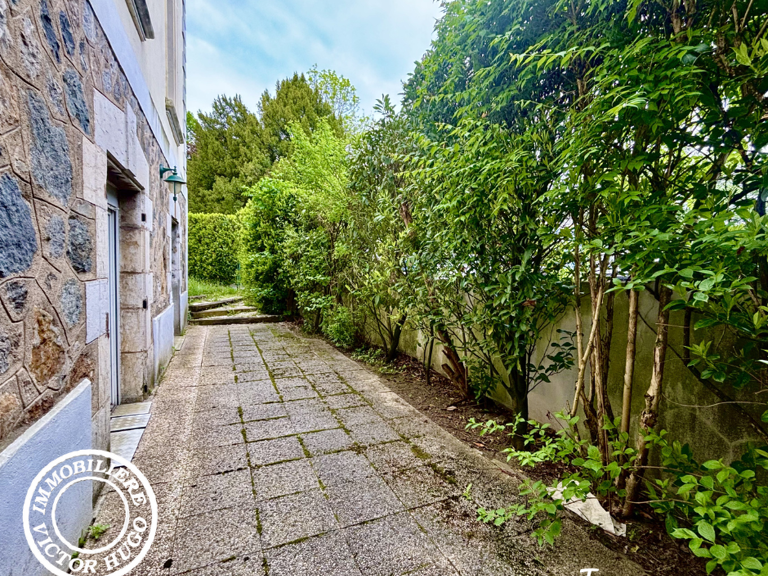 T4  de 110 m2 en souplex avec rez-de-jardin au cœur d’un cadre historique    Poisat (38320) — photo 1