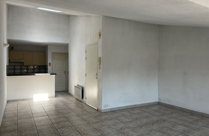 CASTELNAUDARY PROCHE CENTRE VILLE APPARTEMENT TYPË 3 SECOND ETAGE LIBRE AU 20/06/2026 — photo 4