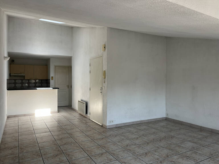 CASTELNAUDARY PROCHE CENTRE VILLE APPARTEMENT TYPË 3 SECOND ETAGE LIBRE — photo 1