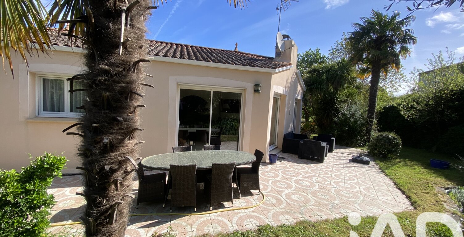 Vente Maison/villa 8 pièces — photo 1