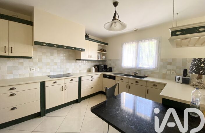 Vente Maison/villa 8 pièces — photo 2