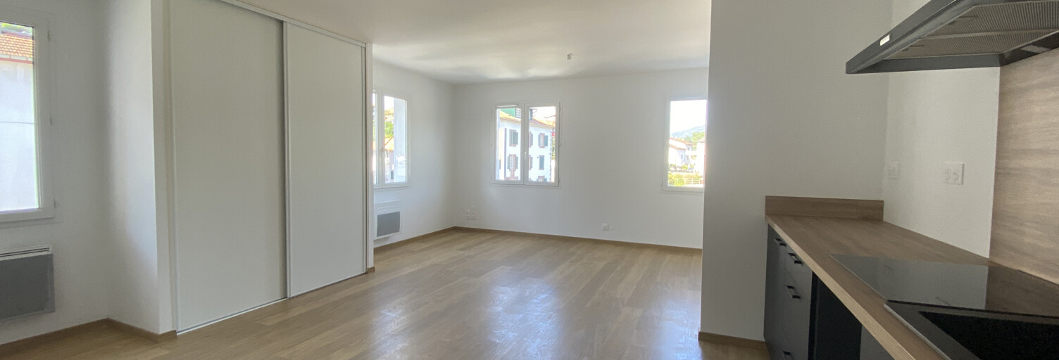 Appartement 1 Pièce 42 m² à louer à Uhart-Cize (64220)