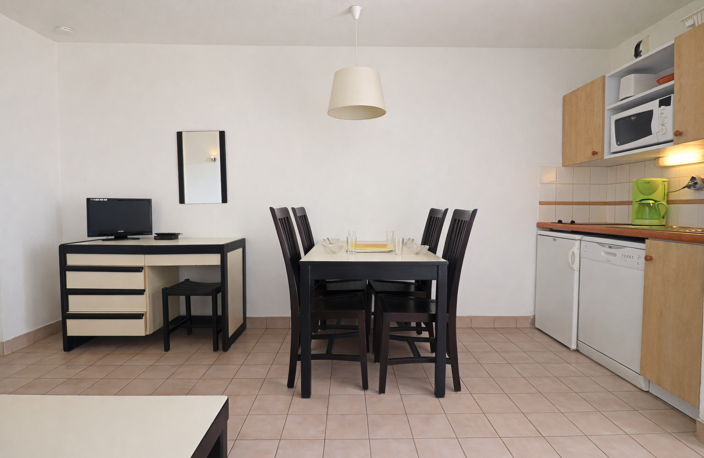 STUDIO CABINE FACE MER PARKING PRIVATIF ET  AVEC DEUX CELLIE — photo 4