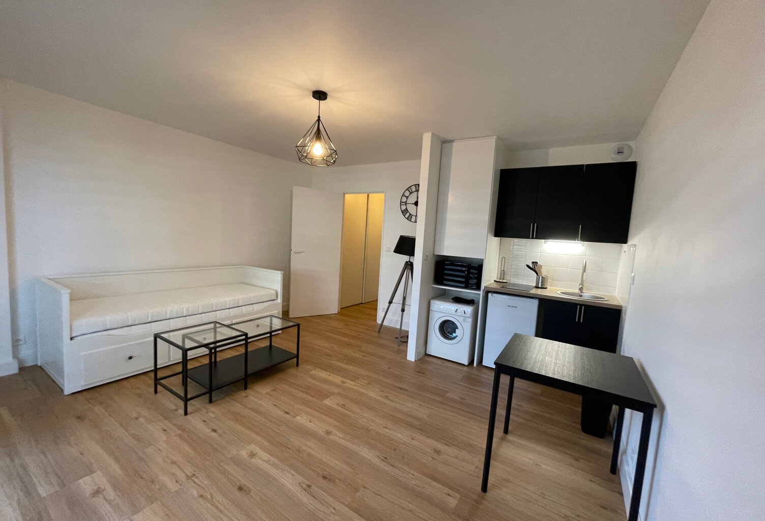 STUDIO MEUBLE - SAINT CYR SUR LOIRE 37540 — photo 1