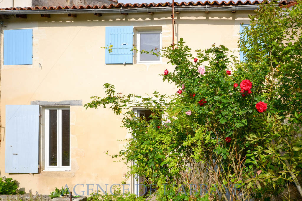 Villa / Maison 6 pièces  à vendre Saint-Jean-d'Angély 17400