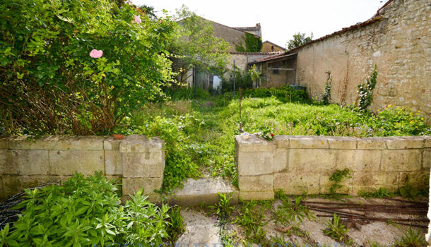 Villa / Maison 6 pièces  à vendre Saint-Jean-d'Angély 17400