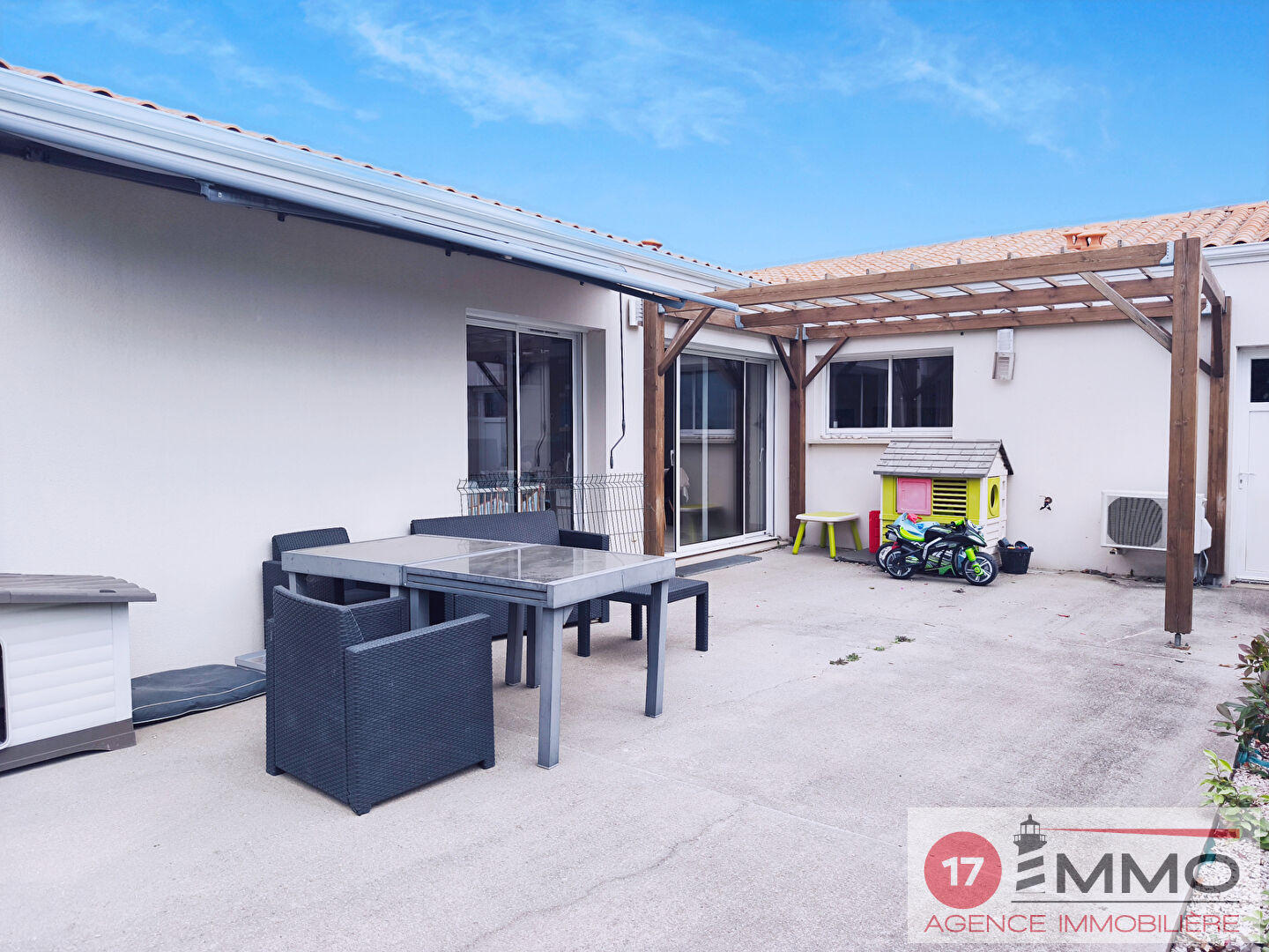 Villa / Maison  T5 à vendre Salles-sur-Mer 17220