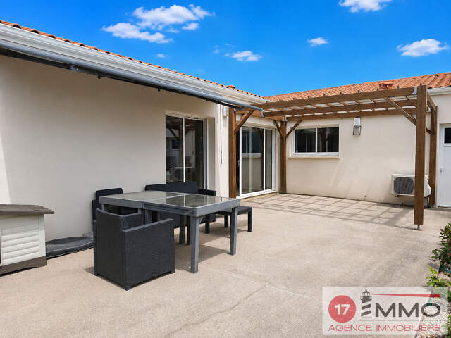 Maison  de Plain Pied  Salles Sur Mer 3 chambres et bureau — photo du bien