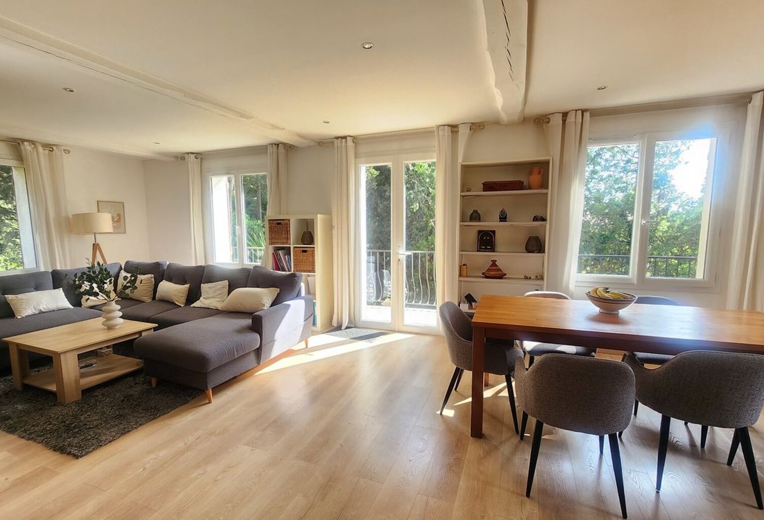 Vente URGENTE Négociable MAISON quartier st-jean  DE 200m² — photo 1