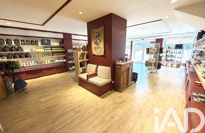 Vente Boutique/Local commercial 253 m&sup2; — photo 2