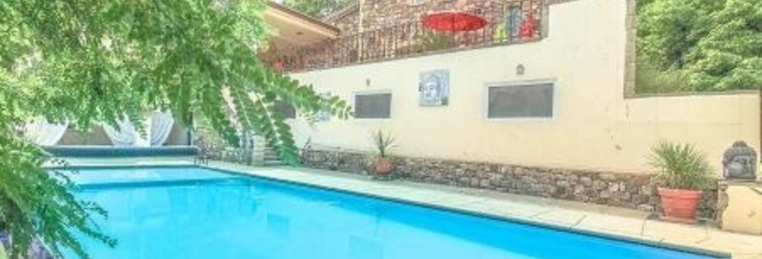 Maison 7 Pièces 284 m² à vendre à Banne (07460)