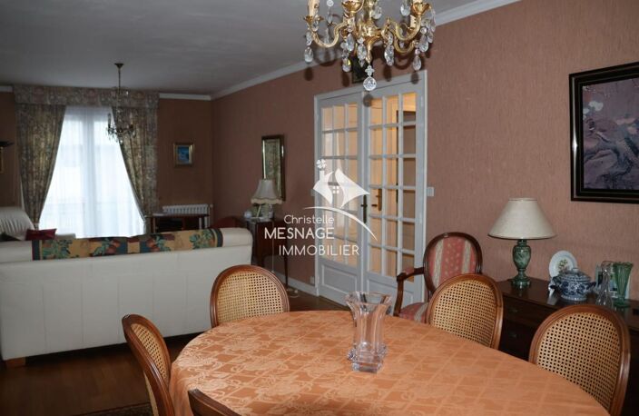 À VENDRE CHEZ CHRISTELLE MESNAGE IMMOBILIER, DINAN CENTRE VI — photo 2