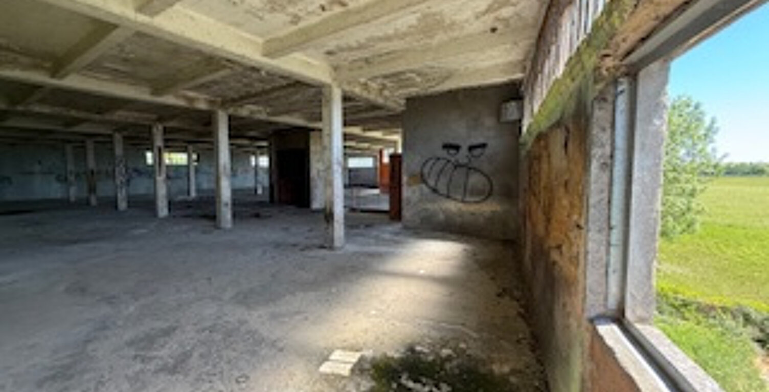 APPARTEMENT PLATEAU A AMENAGER T3 EN R+1 — photo 1