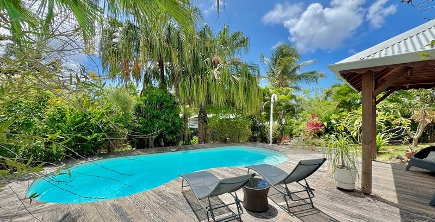A VENDRE - PROPRIÉTÉ AVEC FORT POTENTIEL LOCATIF – SAINT-FRANÇOIS — photo 1