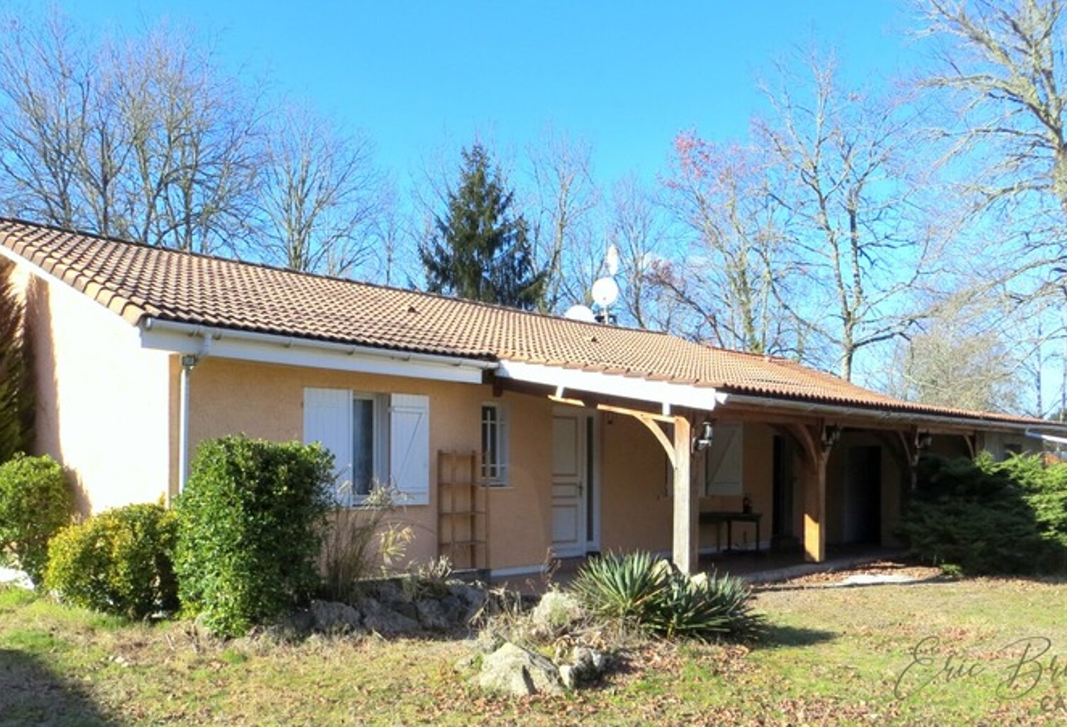 SAINT MAGNE - maison de plain-pied de 108 m² + annexes sur terrain d’une superficie de 6 600 m² divisible — photo 1