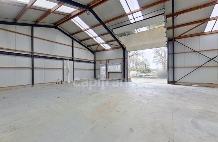A la location sur LANTIC – Cellule artisanale / box de stockage de 181 m² au sein d’un site sécurisé — photo 3