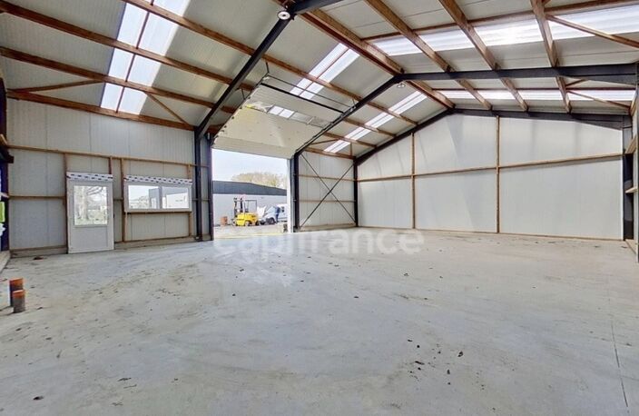 A la location sur LANTIC – Cellule artisanale / box de stockage de 181 m² au sein d’un site sécurisé — photo 5
