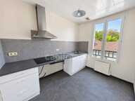 F3 de 72 m² à Corbeil-Essonnes, balcon, cave, RER D — photo 2