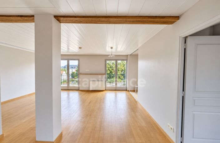 F3 de 72 m² à Corbeil-Essonnes, balcon, cave, RER D — photo 3