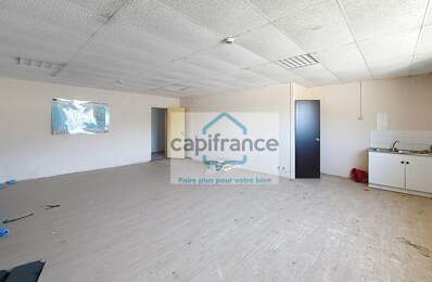 Local à louer  200 m2 Chambéry — photo du bien