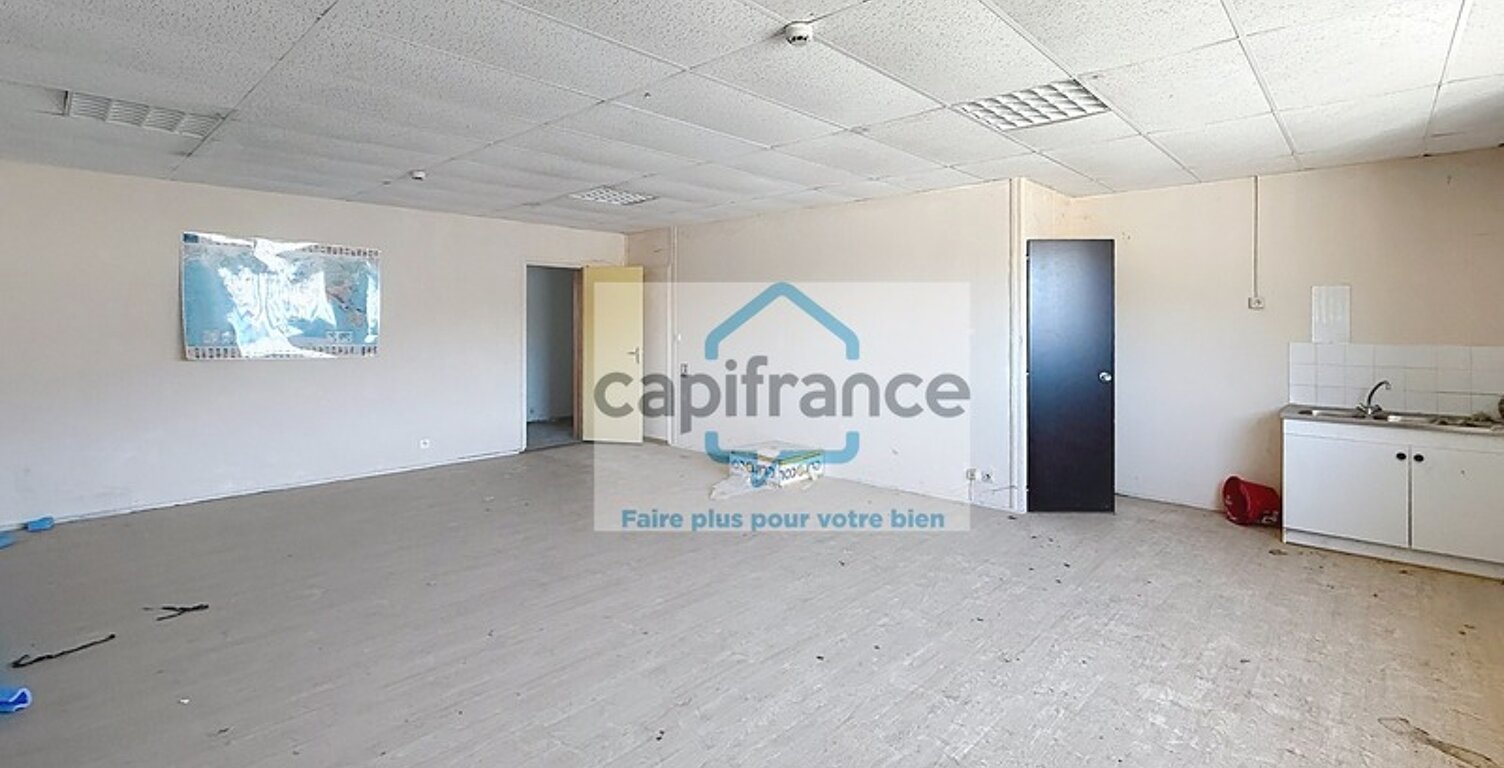 Local à louer  200 m2 Chambéry — photo 1