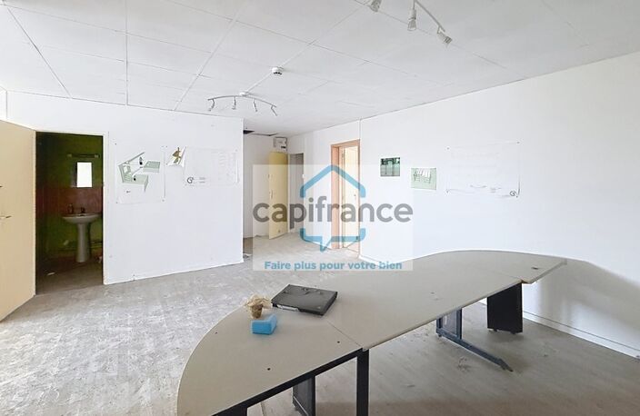 Local à louer  200 m2 Chambéry — photo 2
