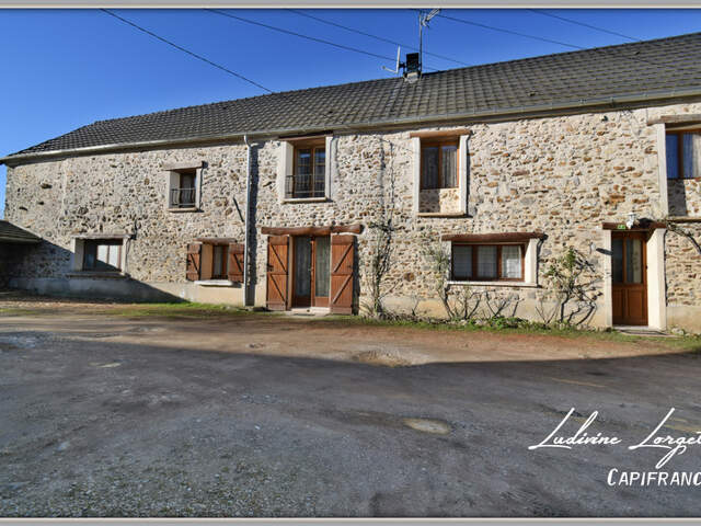 Maison 6 pièces, 4 chambres – 174 m² habitables- grenier- cave-bucher- terrain de 598 m²-dépendance située entre Château-Thierry (15 min), Neuilly-Saint-Front (9 min) et Soissons. Proche A4 — photo du bien