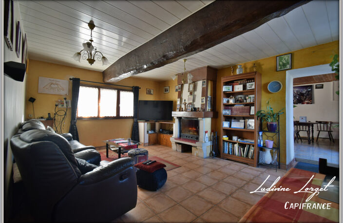 Maison 6 pièces, 4 chambres – 174 m² habitables- grenier- cave-bucher- terrain de 598 m²-dépendance située entre Château-Thierry (15 min), Neuilly-Saint-Front (9 min) et Soissons. Proche A4 — photo 4