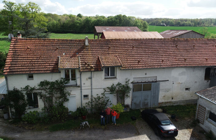 ESSOMES SUR MARNE (02) à vendre joli corps de ferme avec maison et nombreux bâtiments sur un terrain de 10 hectares — photo 2