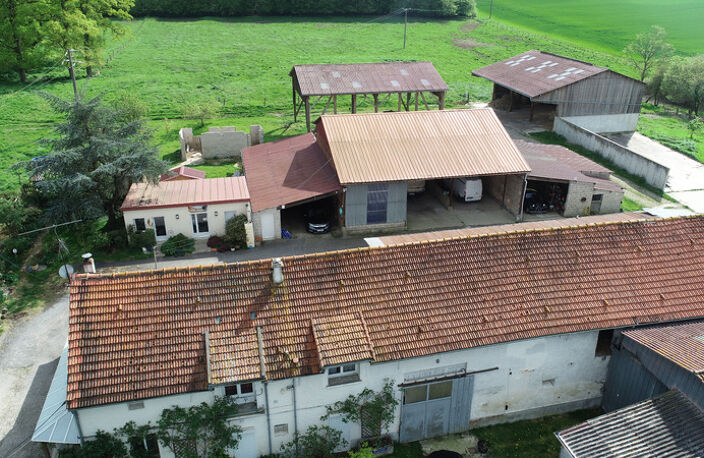 ESSOMES SUR MARNE (02) à vendre joli corps de ferme avec maison et nombreux bâtiments sur un terrain de 10 hectares — photo 4