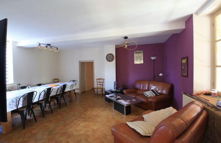 Spacieuse maison de bourg de 196 m², 5 chambres, sur un joli terrain de 5200 m² — photo 3