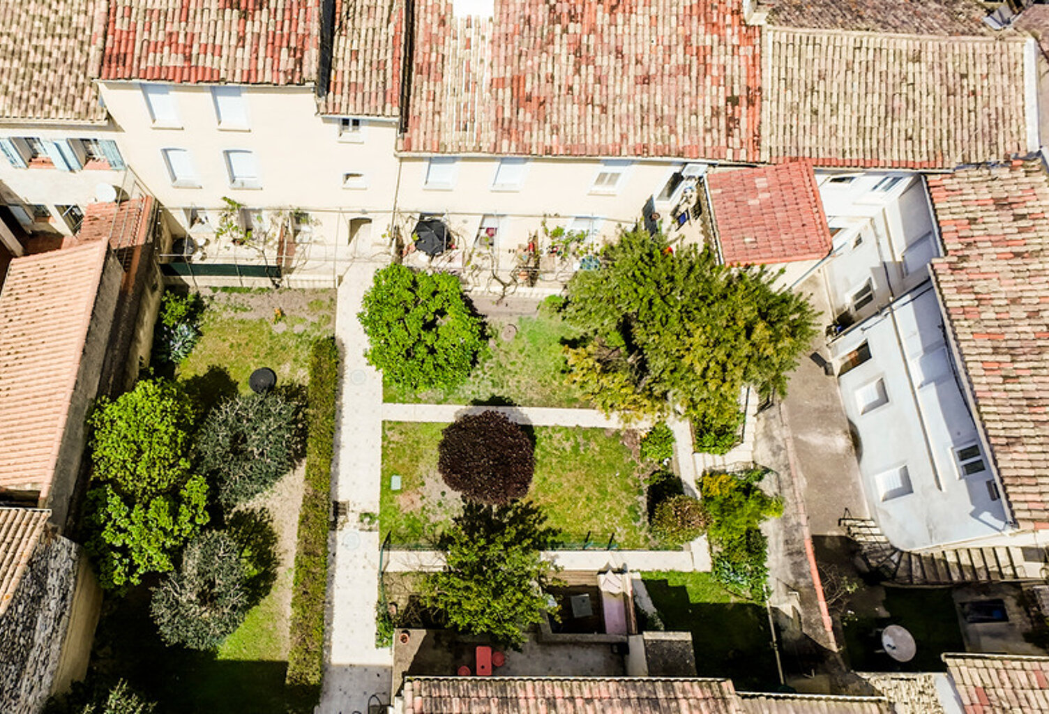 Immeuble à vendre NIMES (30) — photo 1